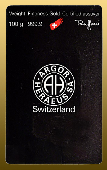 Zlatá tehlička 100 gramov 999,9/1000 Au Argor-Heraeus - ODLIEVANÁ - zatavená ako kartička s certifikátom  - rovnako ako Argor-Heraeus lysovaná, ale zatavená je odlievaná tehlička